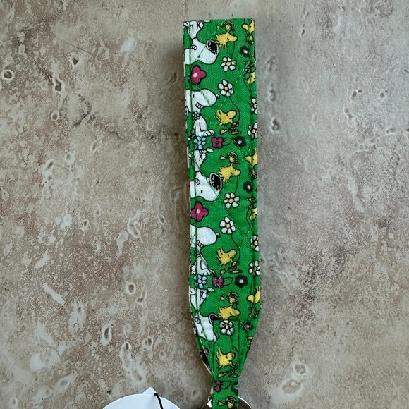 VERA BRADLEY PEANUTS WIDE WRISTLET STRAP KEYRING:NWT  SNOOPY'S MEADOW - Picture 10 of 13